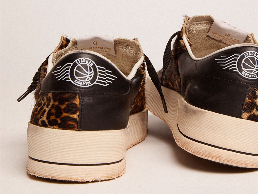 GOLDEN GOOSE Stardan sneakers in total black leather with vintage finish
