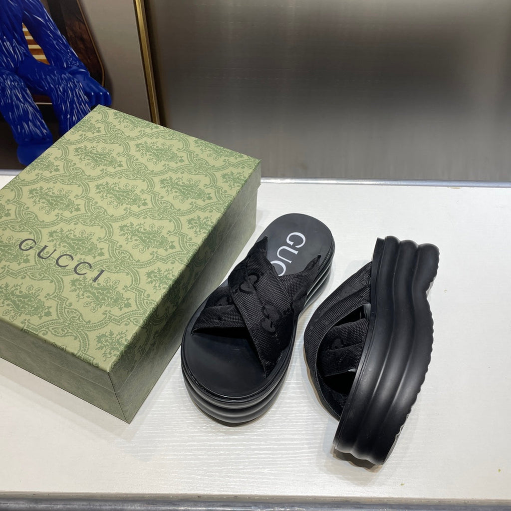 Platform Broadband Crossover Slipper Sandals