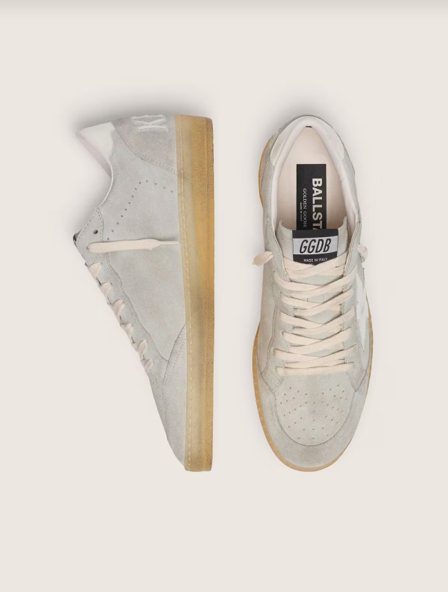 Goledn Goose Ball Star in light gray suede with white leather star