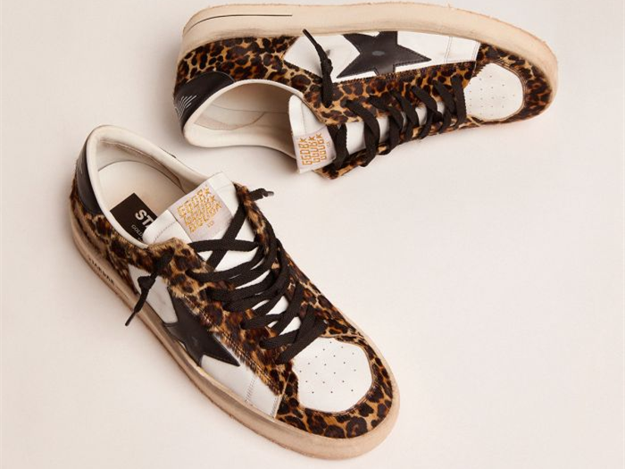 GOLDEN GOOSE Stardan sneakers in total black leather with vintage finish